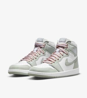 women-s-air-jordan-1-seafoam-release-date (5)